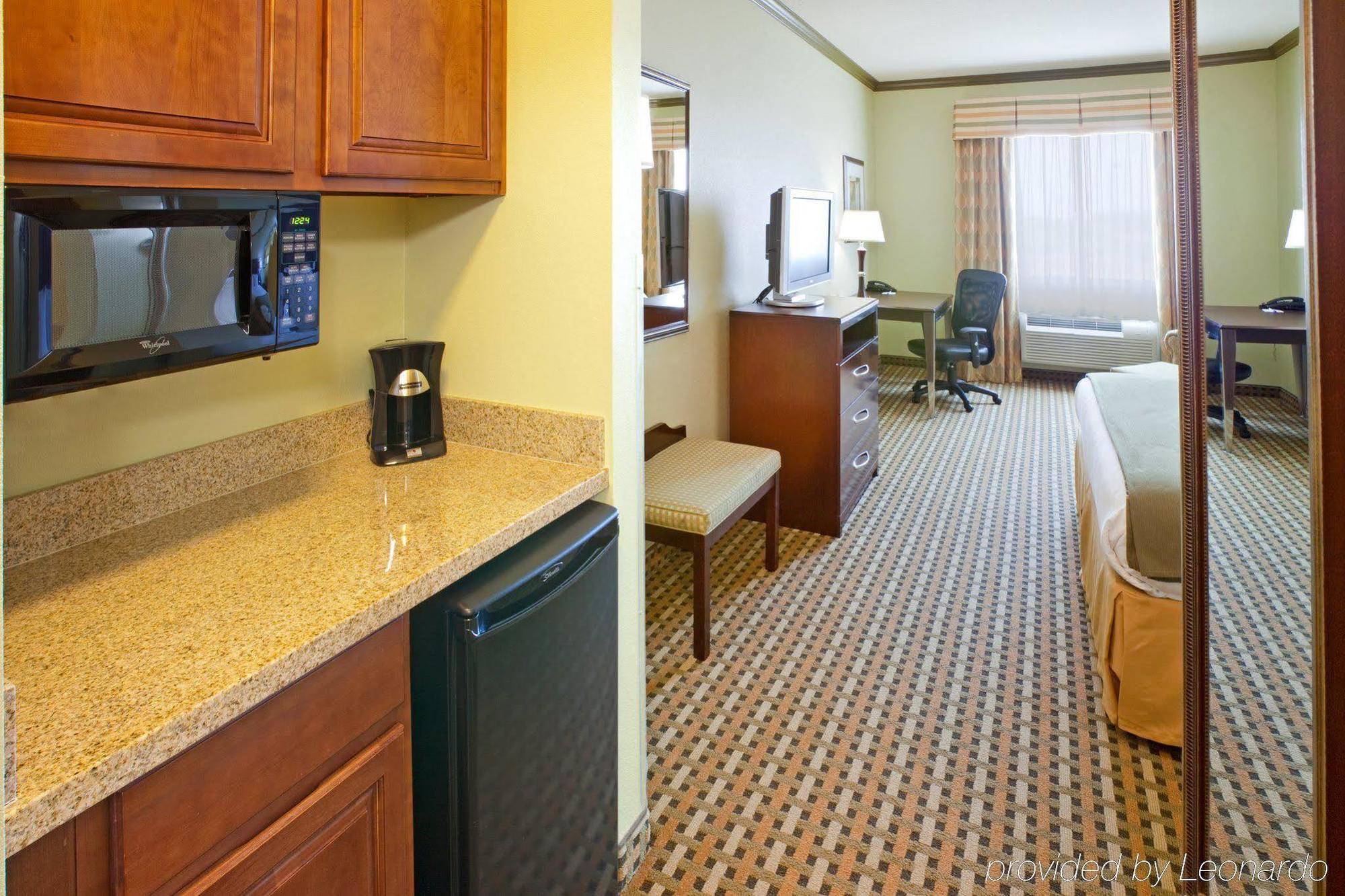 Holiday Inn Express & Suites Fort Worth - Fossil Creek By Ihg Bilik gambar
